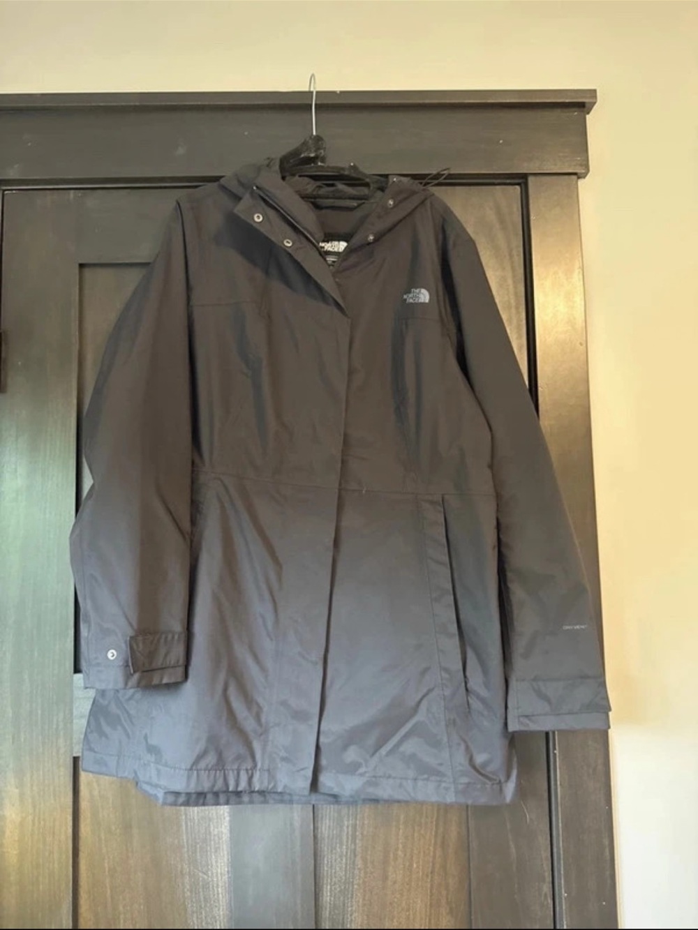 The North Face Women's Waterproof Hooded Parka - Blacke